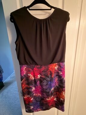 Maggy London Black Sleeveless Crewneck Dress